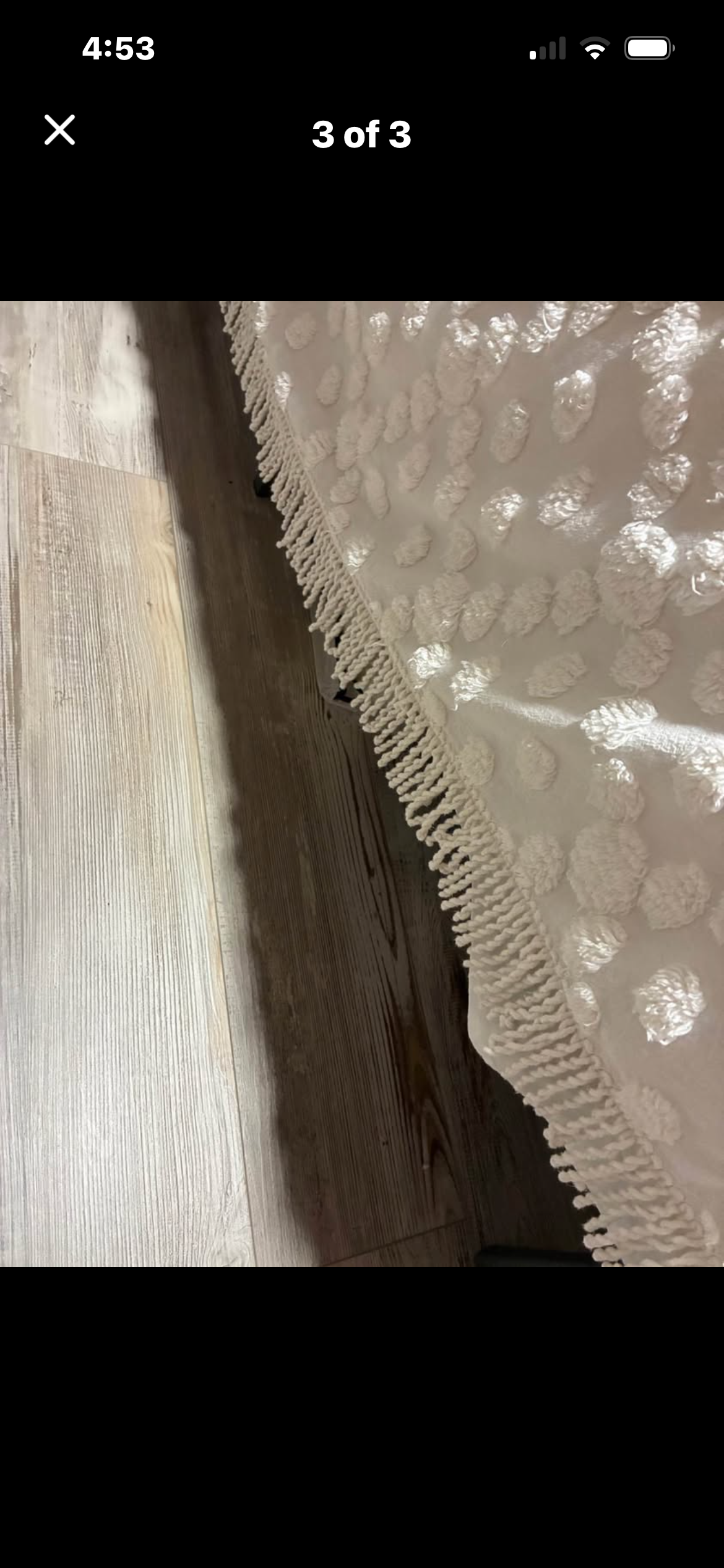Tuffed chenille king size bedspread