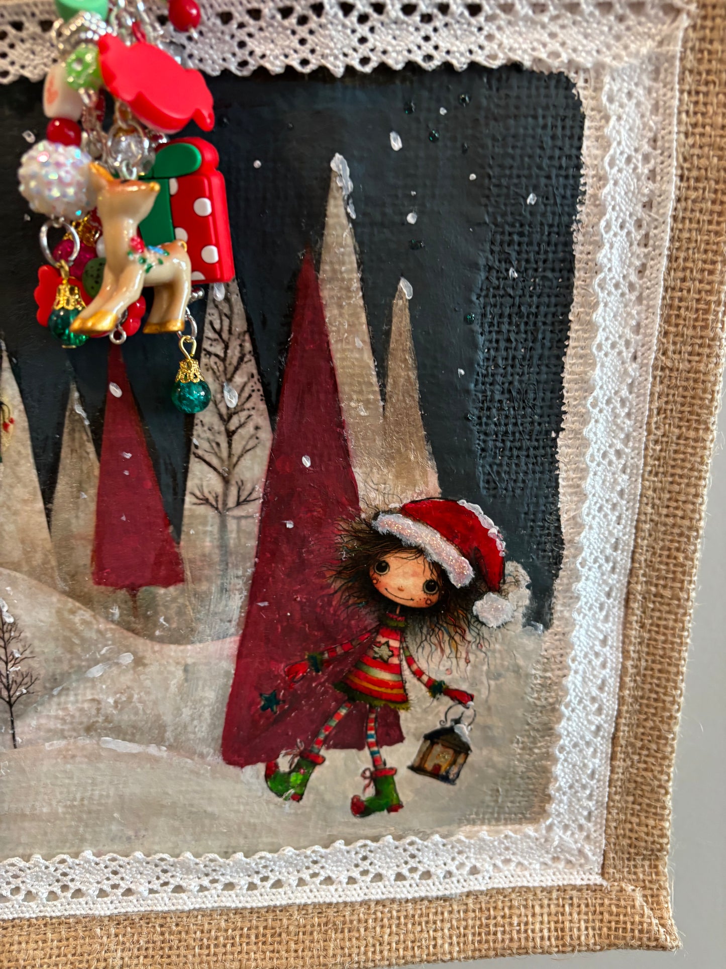 Jute holiday tote with 3 strand removable charm dangle