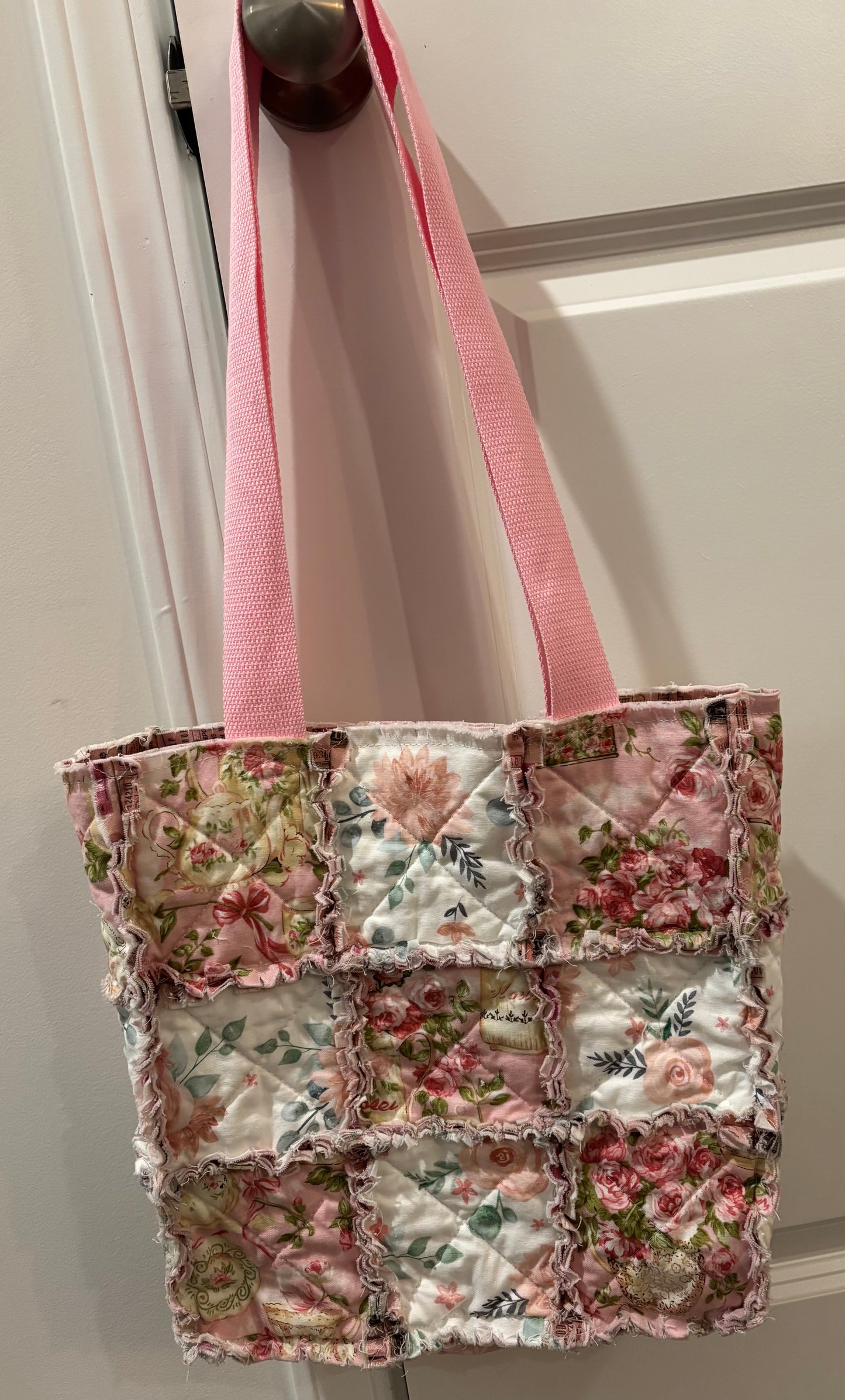 Bev's Stitching - "A Ragged Tote"