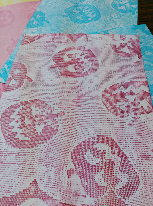 Pretty Pumpkin Papers 10 pieces per pumkiny pack.
