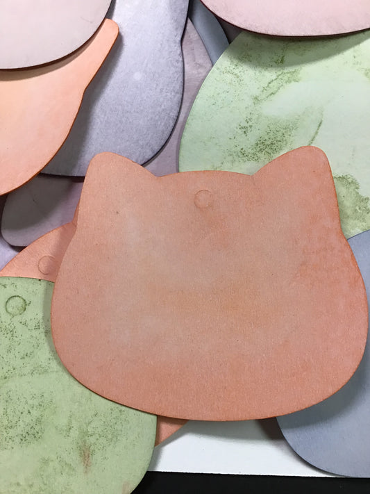 Here kitty kitty 🐈 meow, these kitties want to be on your desk.  These kitties are very thick quality cardstock.  10 kitties for $6.00 assorted packs.