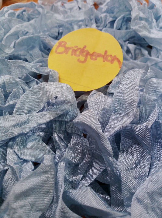 5 yards uncut crinkled seam binding.  It reminds me of fine China in Gramma's cabinet.  I call it Bridgerton, you need this in your cabinet 🩵